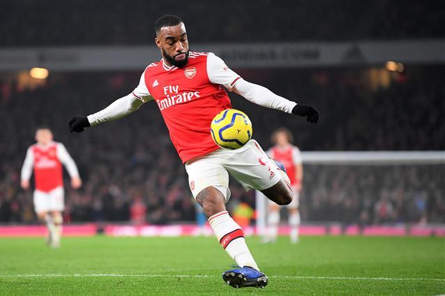 Lacazette päättää uransa Arsenalissa